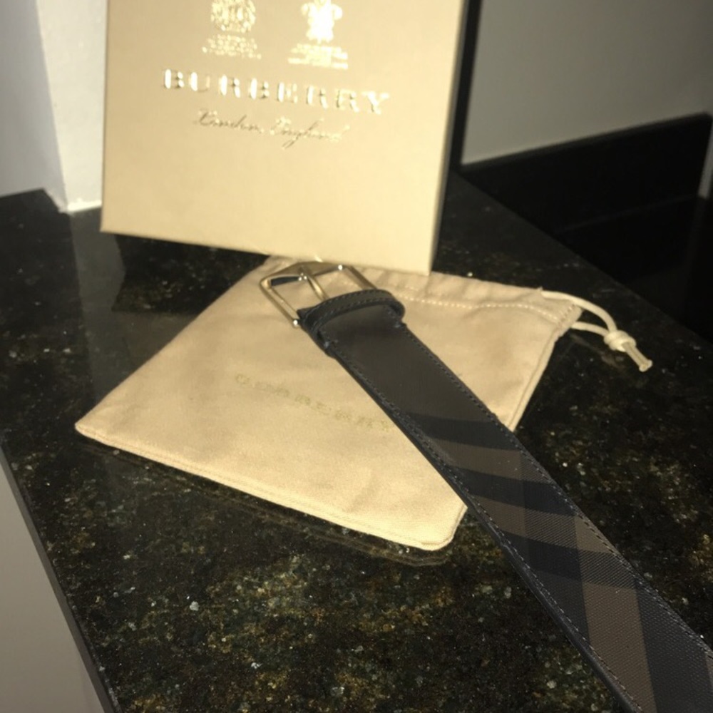 Burberry Belt - Picture 4 of 5